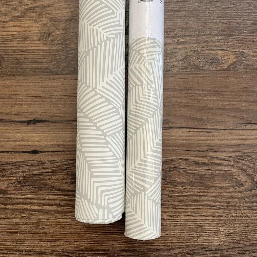 NWT SCHUMACHER Wallpaper 5007531 Abstract Leaf Dove 1 Double Roll + 20 Feet